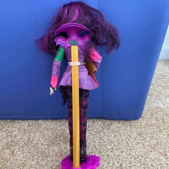 DISNEY DESCENDANTS “ISLE OF THE LOST” MAL DOLL - Picture 6 of 7